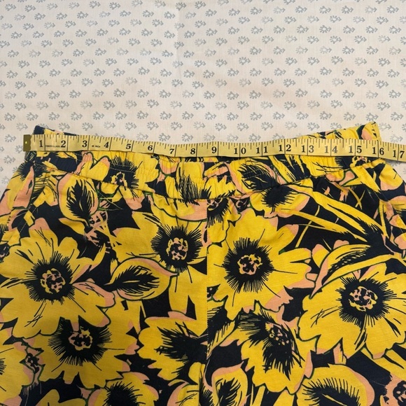 J. Crew Floral Yellow and Navy Women's Shorts - Picture 3 of 6